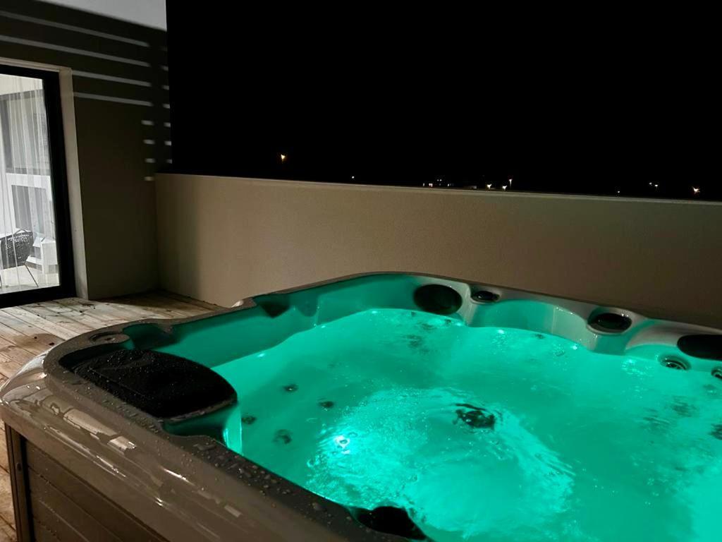 Casa de Férias Brehat Vue Et Jacuzzi *